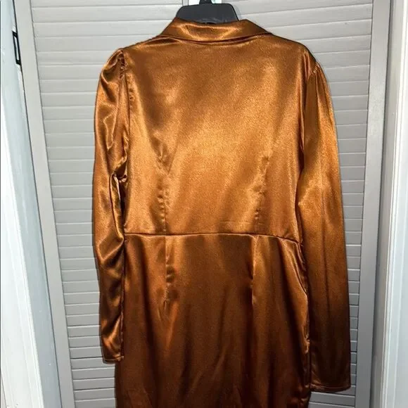 PrettyLittleThing Brown Ruched Long Sleeve Blouse - Picture 3 of 11